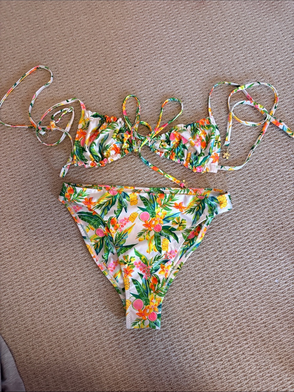 Kulani Kinis Tropical Floral Bikini Set size xs like new never worn